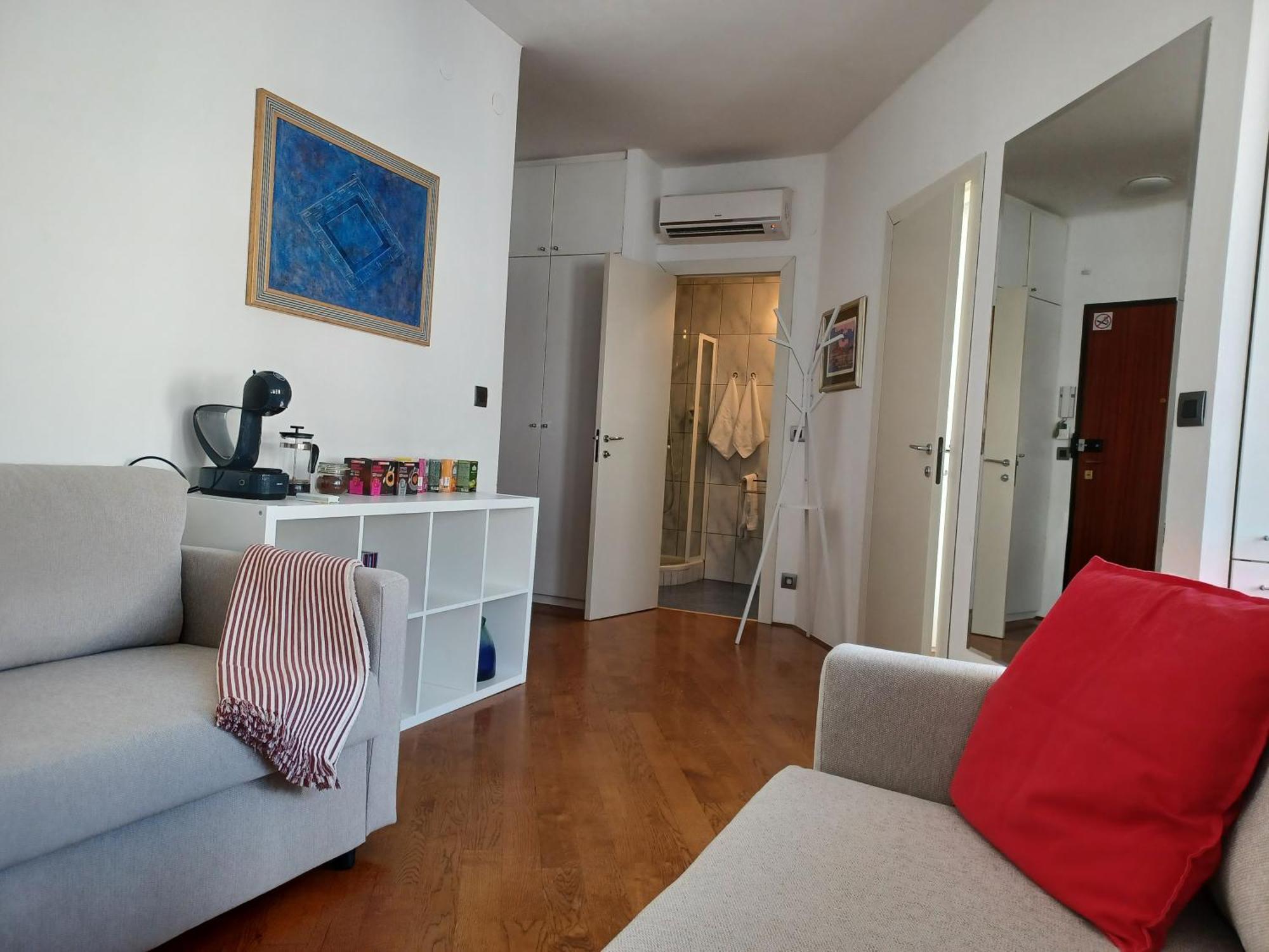 Ganymede Apartment *